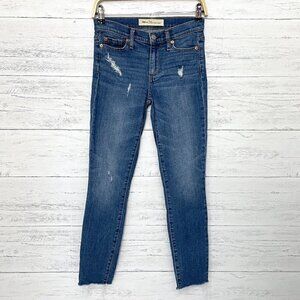 Gap 1969 Jeans Women's True Skinny Ankle Distressed size 24R length 27"